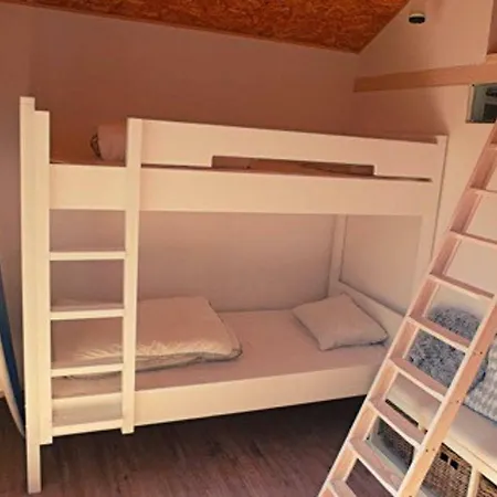 Family House - Surf & Sea 度假居 *